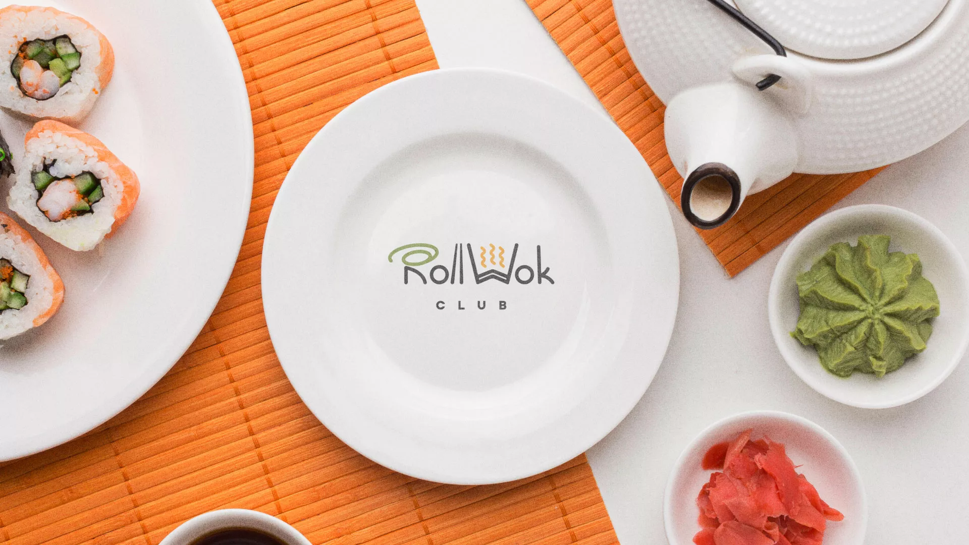 Разработка логотипа и фирменного стиля суши-бара «Roll Wok Club» в Рославле